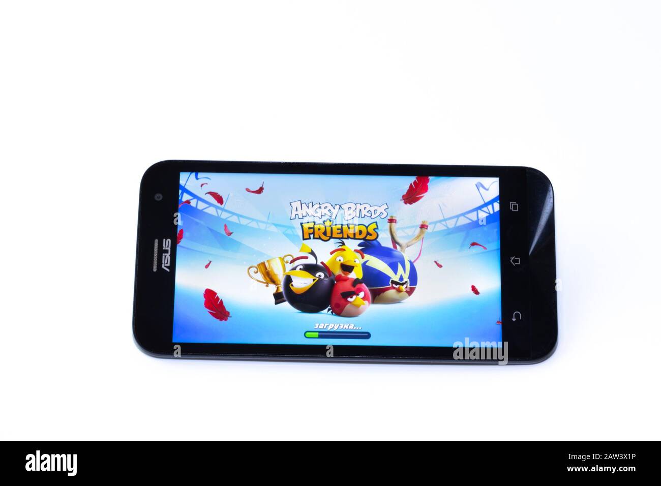 Kouvola, Finlande - 23 Janvier 2020: Game Angry Birds sur l'écran du smartphone Asus Banque D'Images