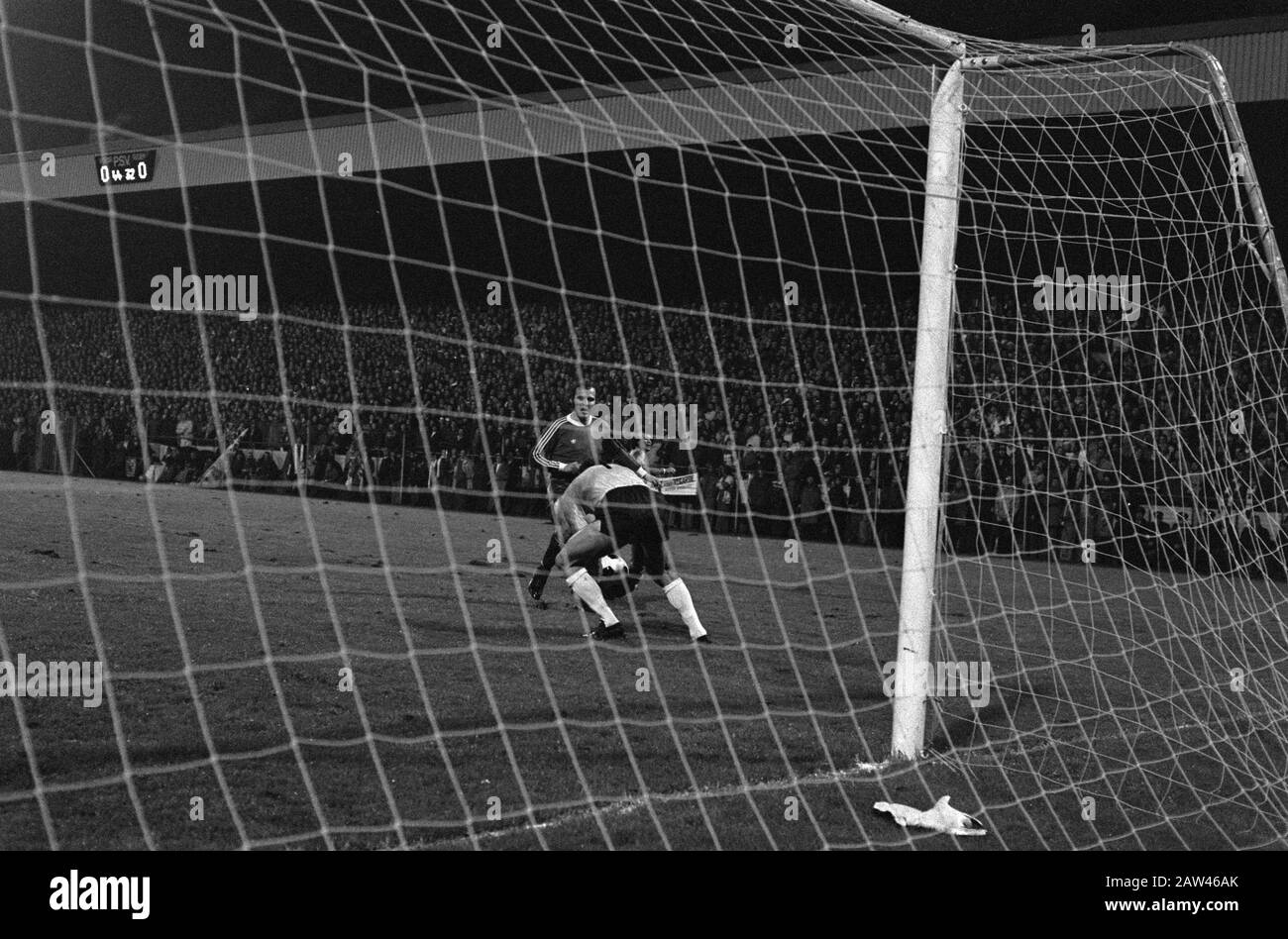 Aston Villa 1982 Multi-photos Signées Et Encadrées Avec COA