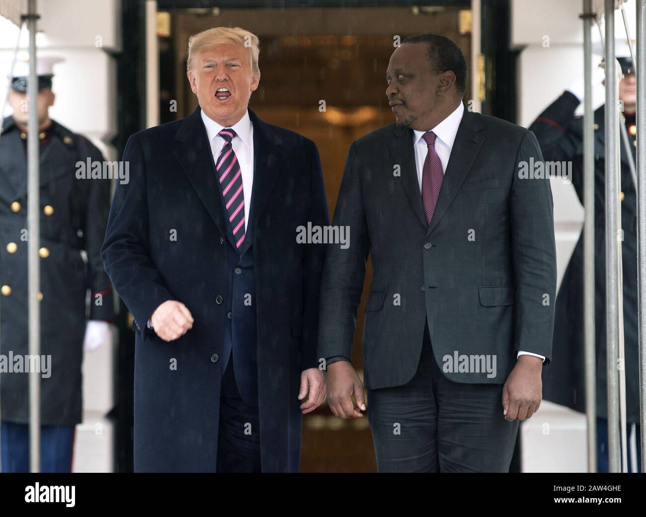 Washington, États-Unis. 06 février 2020. Le président Donald Trump accueille le président kenyan Uhuru Kenyatta à la Maison Blanche à Washington le 6 février 2020. Photo de Kevin Dietsch/UPI crédit: UPI/Alay Live News Banque D'Images