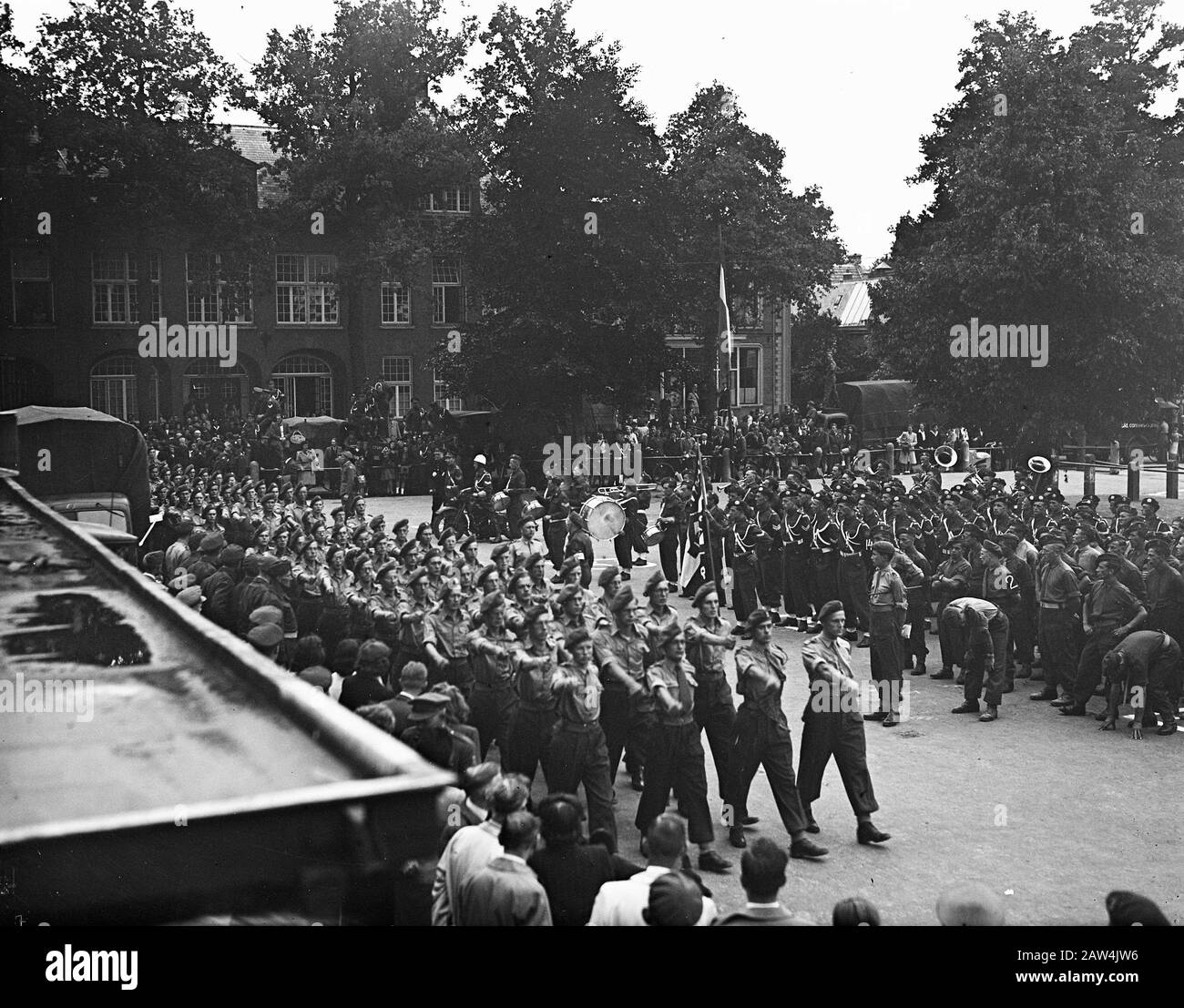 Princesse Marijke mars. Randonnée Apeldoorn Date : 14 Juin 1947 Lieu : Apeldoorn, Gueldre Mots Clés : Soldats, Randonnée Pédestre Banque D'Images