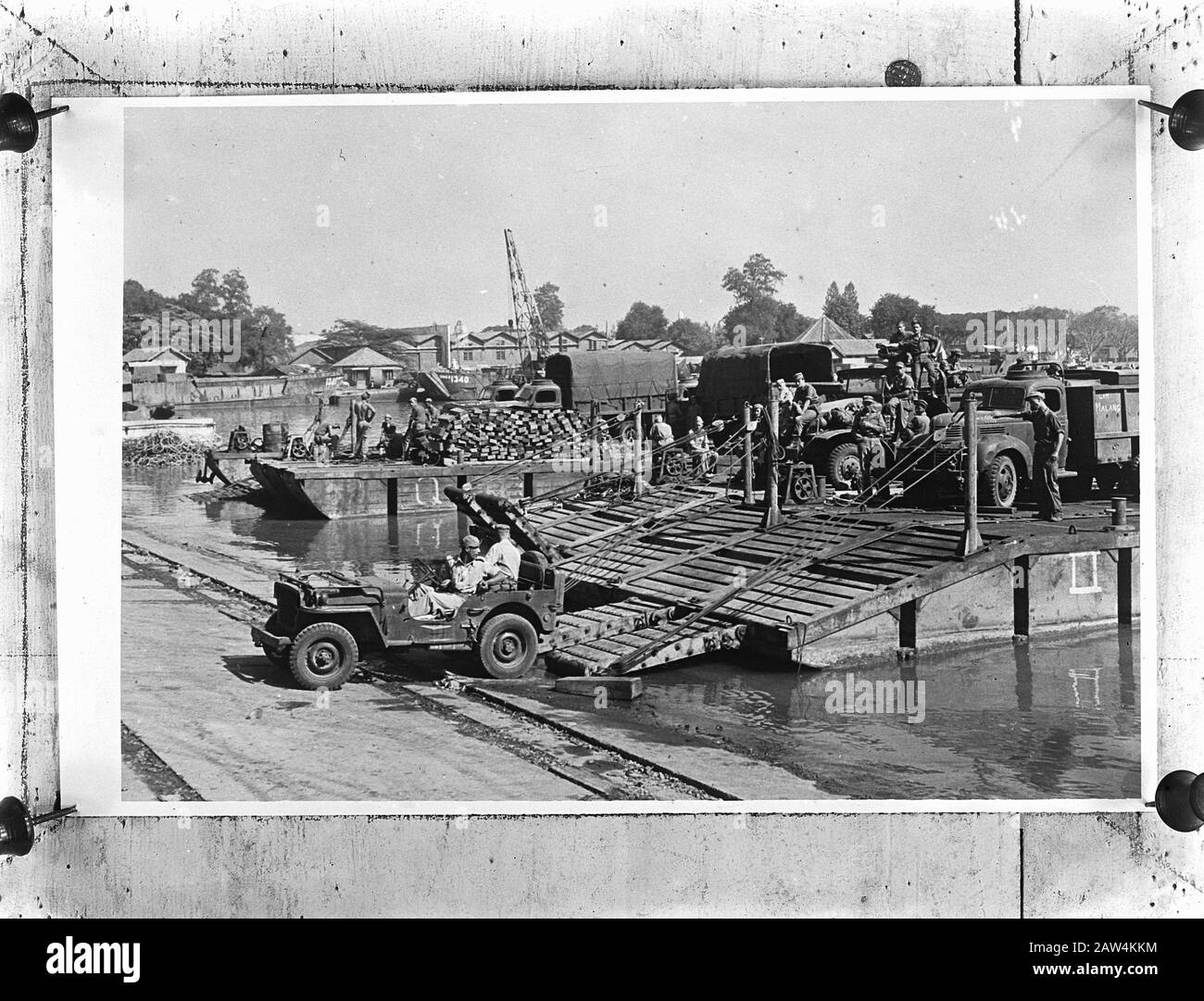 Mission Marvo. Matériel de transport de l'embarcation d'atterrissage Date : 20 juillet 1948 mots clés : EMBARCATION d'atterrissage, matériel, affectations Nom de l'institution : Marvo Banque D'Images