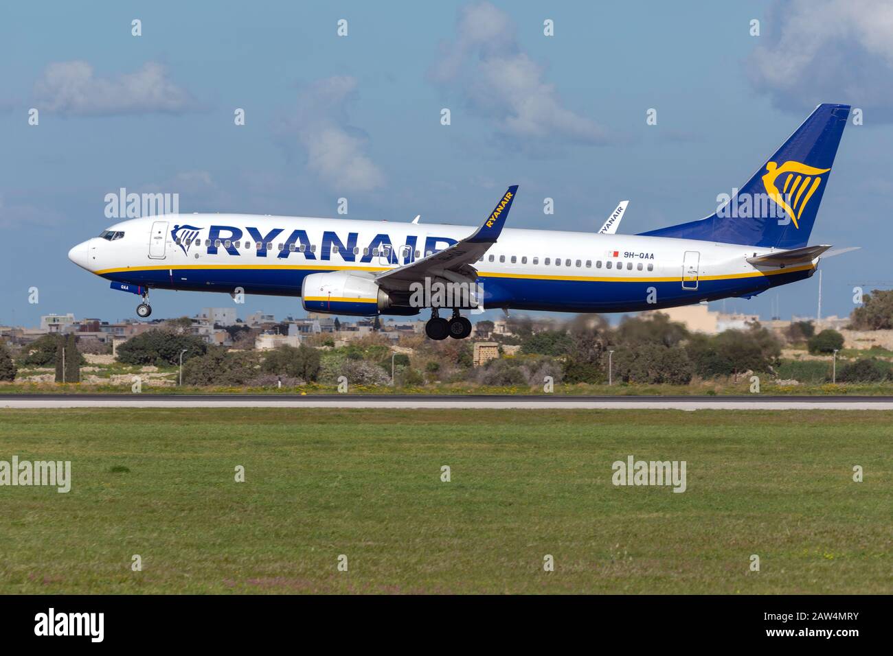 Ryanair (Malta Air) Boeing 737-8 AS (9 H-QAA), l'un des avions Ryanair récemment immatriculés à Malte. Banque D'Images