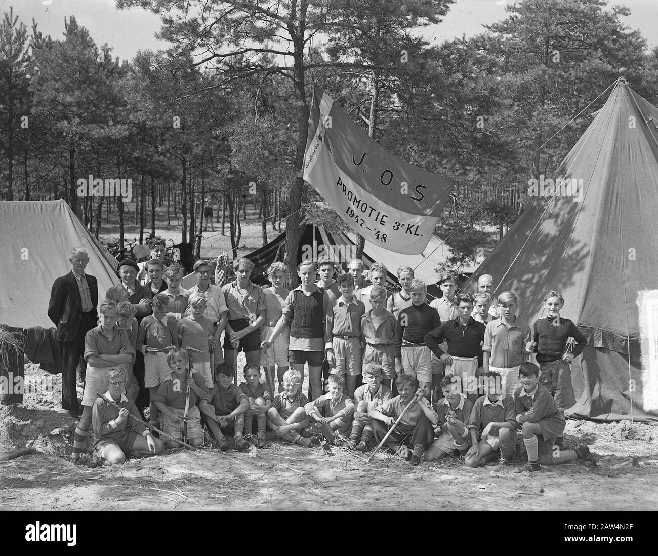 KNVB camp Nunspeet. Jos Watergraafsmeer Annotation: 530 jeunes joueurs de football réunis à Nunspeet dans la semaine du 8 au 13 août (selon les journaux) Date: 3 août 1949 lieu: Nunspeet mots clés: Jeunes, football Banque D'Images