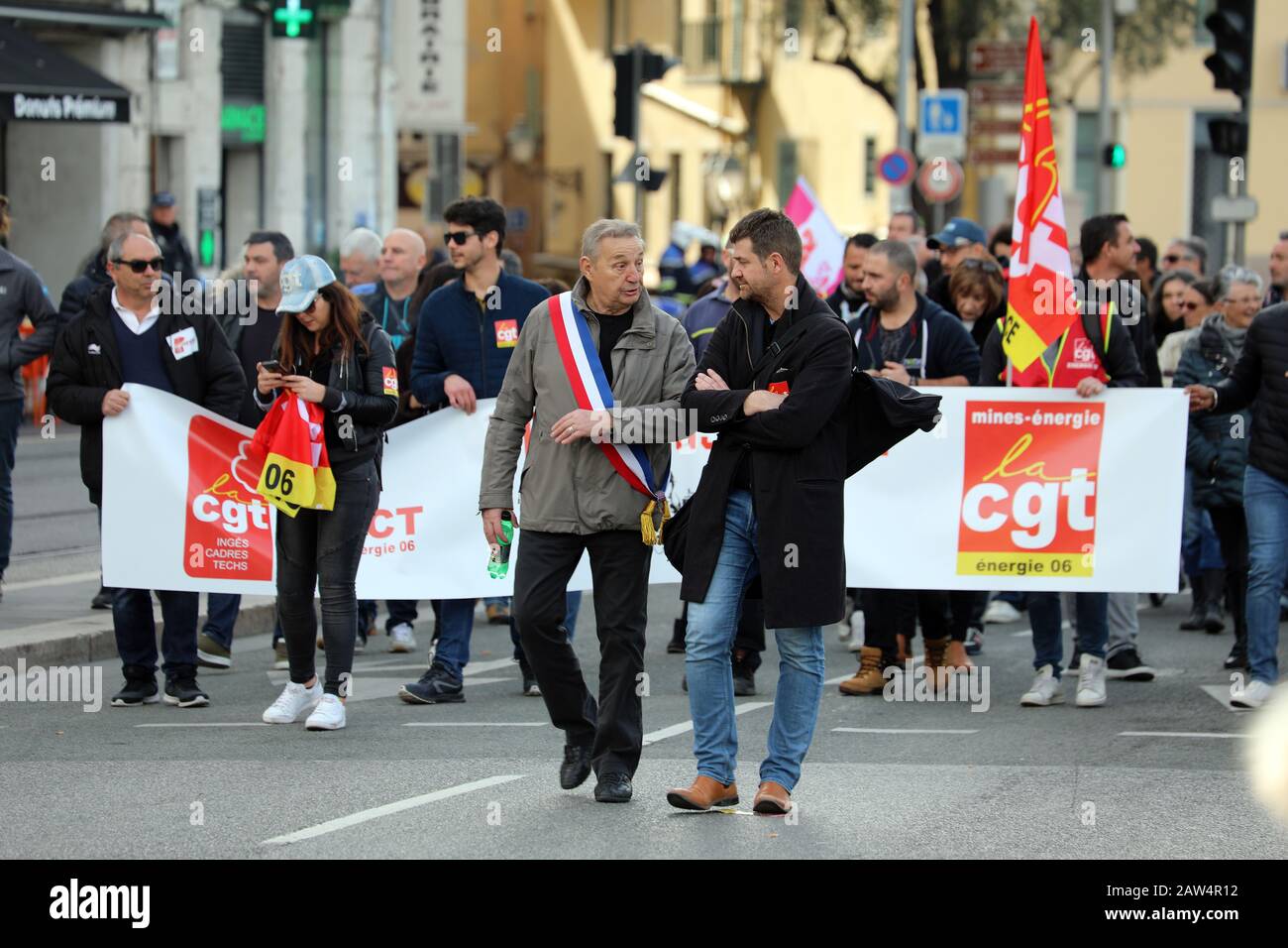 Nice, France - 6 Février 2020: Les Syndicalistes De La Cgt Protestent Contre Le Régime De Réforme Des Pensions Du Gouvernement Macron À Nice Sur La Côte D'Azur, Fra Banque D'Images