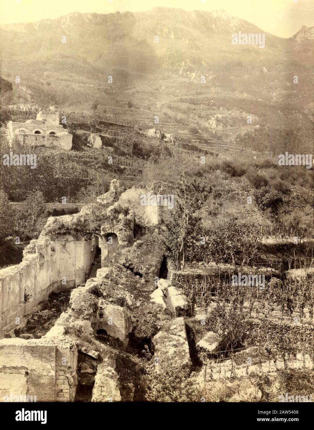 1890 CA , Ile D'ISCHIA , Naples , ITALIE : CASAMICCIOLA après le tremblement de terre du 28 juillet 1883 , les ruines . Au moment du tremblement de terre faire 2.000 morts. Banque D'Images