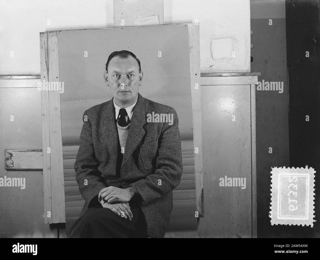 Entrepôt central des passeports Date : 25 novembre 1953 mots clés : hommes Banque D'Images