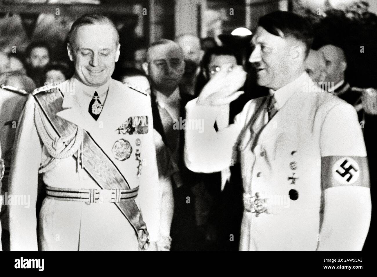 1939 , ALLEMAGNE : le dictateur allemand Fuhrer ADOLF HITLER ( 1889 - 1945 ) avec le ministre des Affaires étrangères baron JOACHIM VON RIBBENTROP ( 1893 - 1946 ). - PREMIÈRE GUERRE MONDIALE Banque D'Images