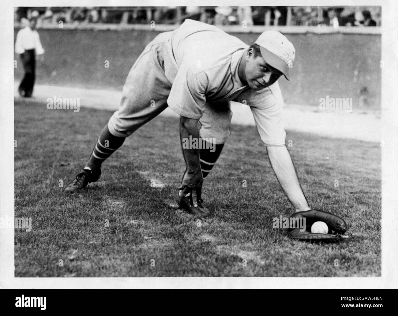 1931 , NEW YORK , USA : Le célèbre joueur américain de base-ball JIMMIE FOXX ( James Emory Jimmie Foxx ) aka Double X ou La Bête ( 1907 - 1967 ) Banque D'Images