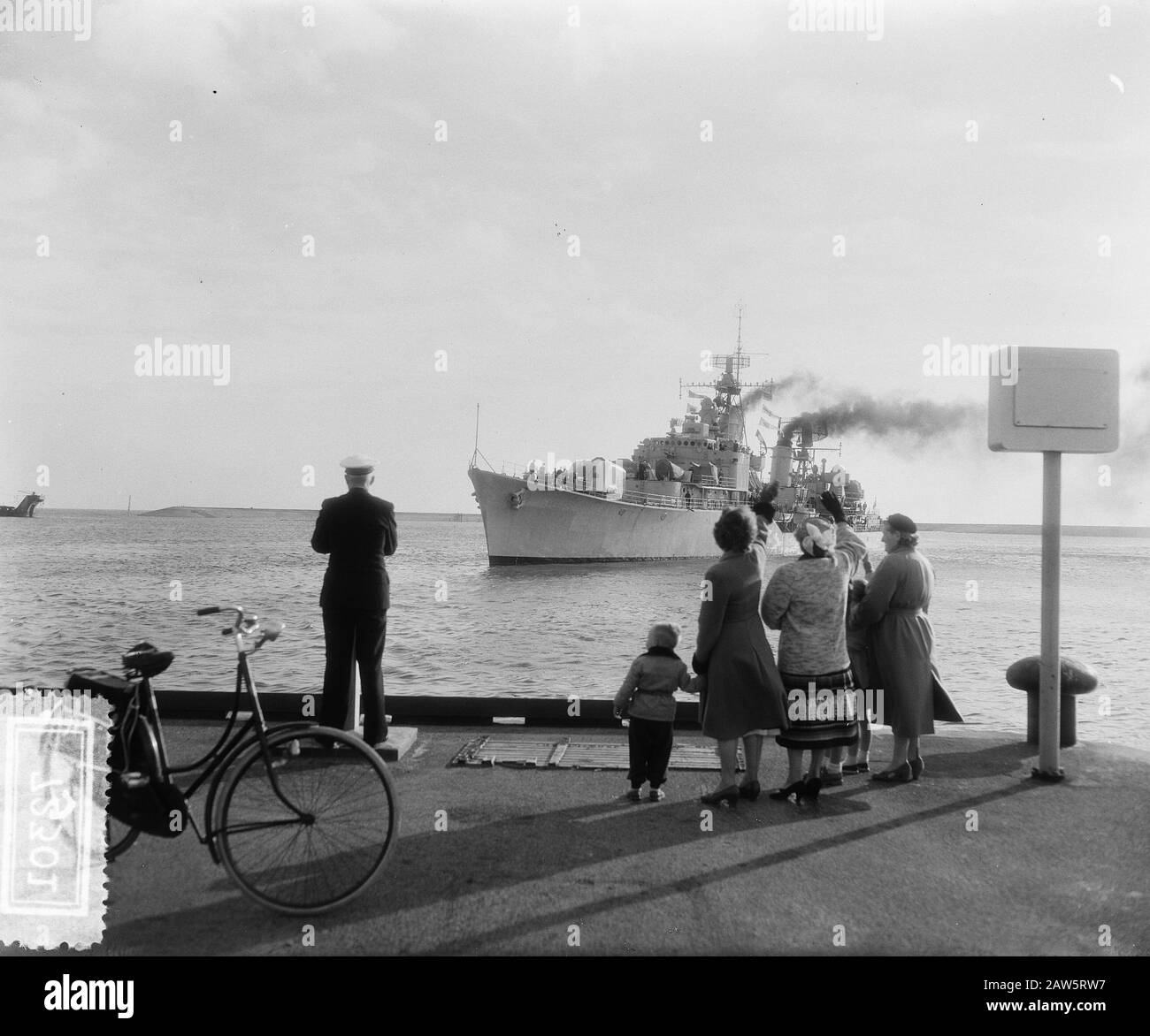 Destroyer d'essai Frise Daman Date : 16 septembre 1955 lieu : den Helder mots clés : tests de navigation, chasseurs de sous-marins Banque D'Images