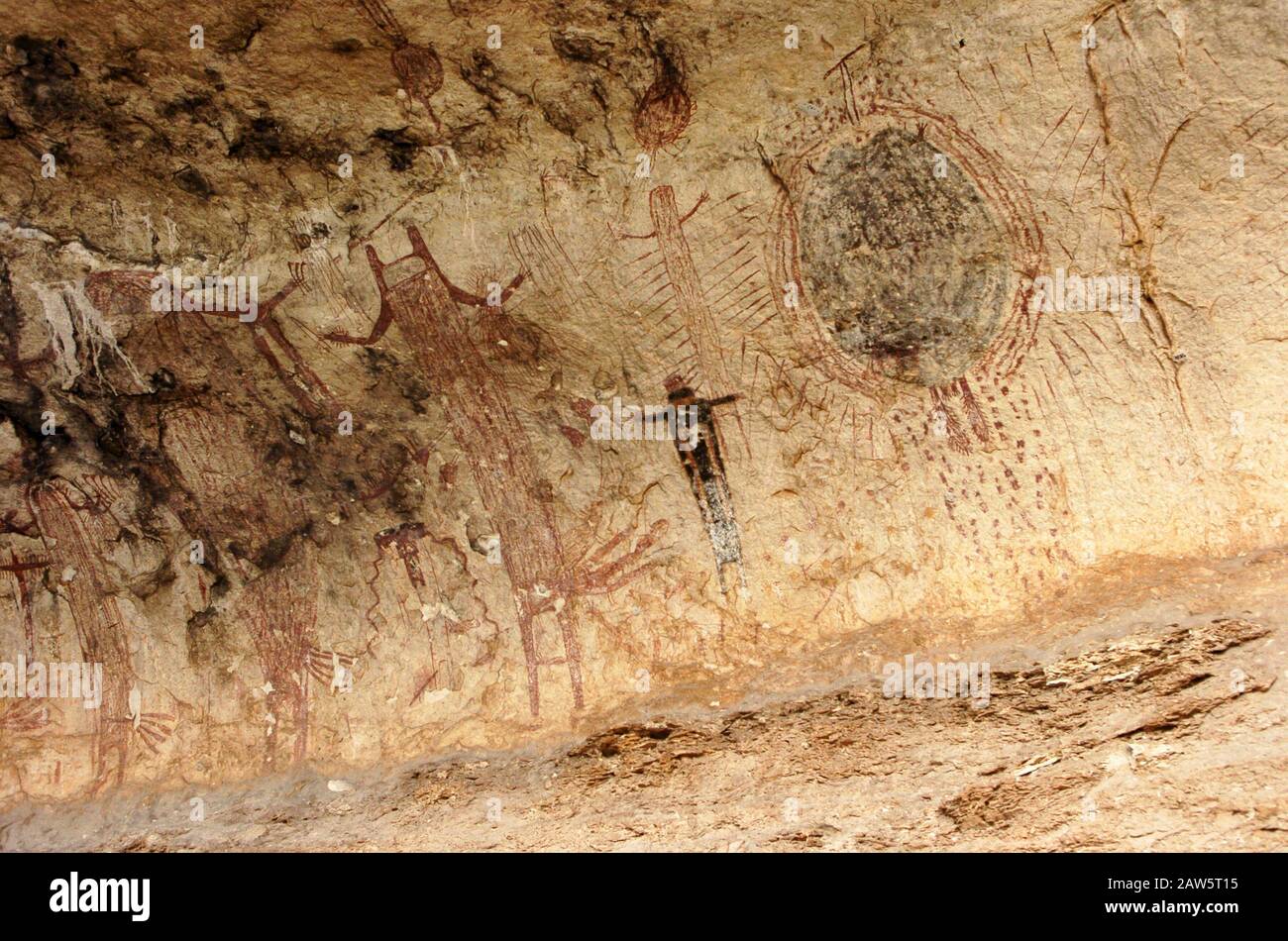 Peintures d'art rupestre indien d'origine américaine dans la grotte de Panther, dans la zone historique de l'État de Seminole Canyon, propriété du National Park Service sur le lac Amistad à la frontière entre le Texas et le Mexique. Banque D'Images