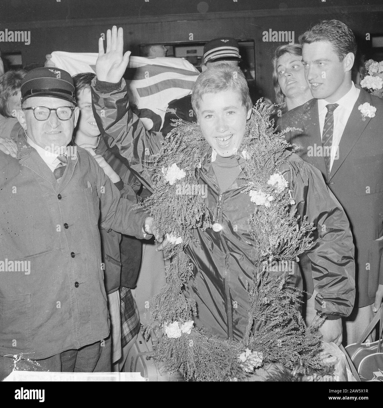 Équipe néerlandaise de natation de retour dans notre pays, Adri Lasterie Date: 26 août 1962 mots clés: Labour, natation Nom: Adri Lasterie Banque D'Images