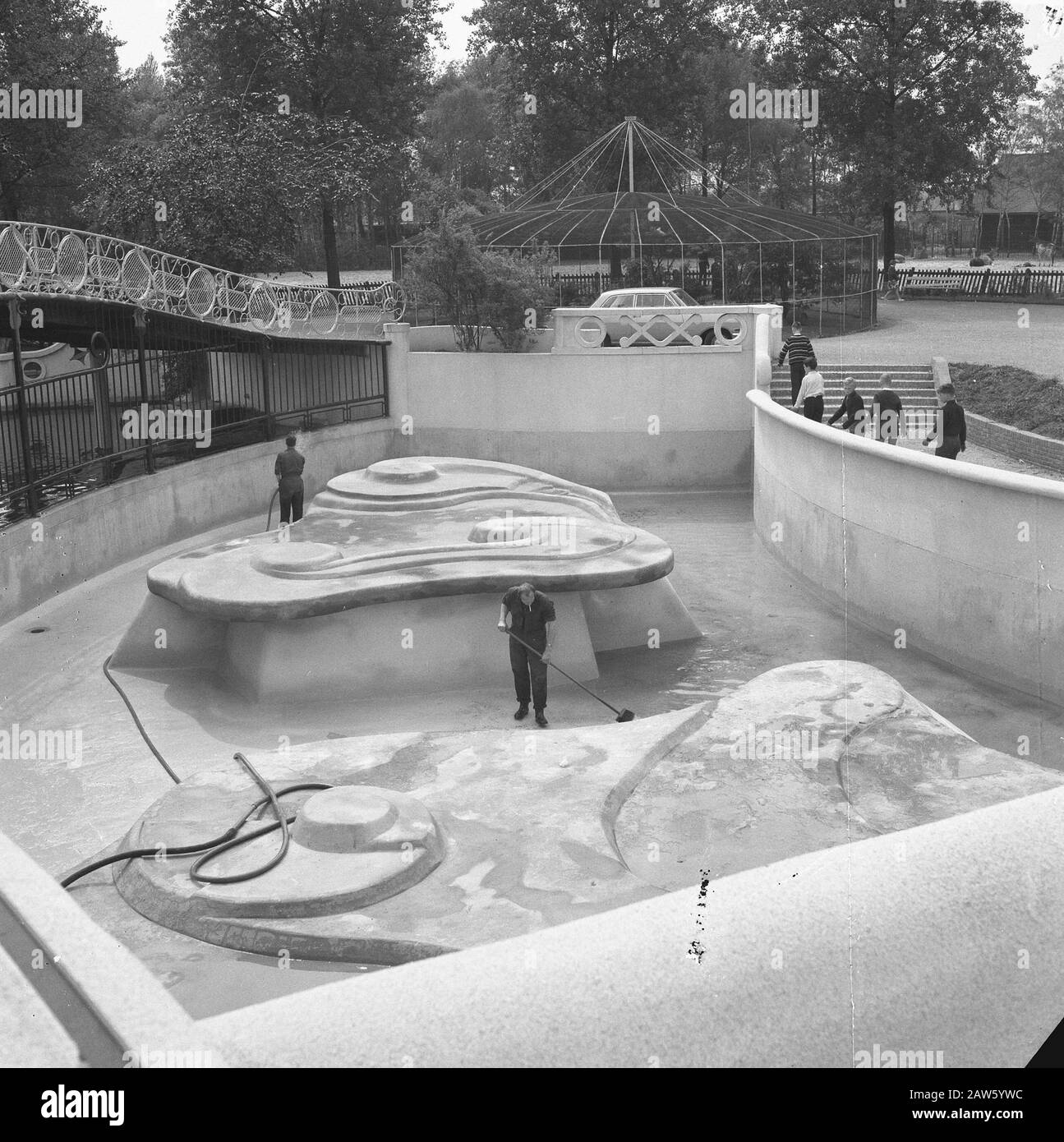 Zoo de New sceaux Basin Date: 19 mai 1965 mots clés: Piscines, zoos Nom de l'établissement: Zoo Banque D'Images