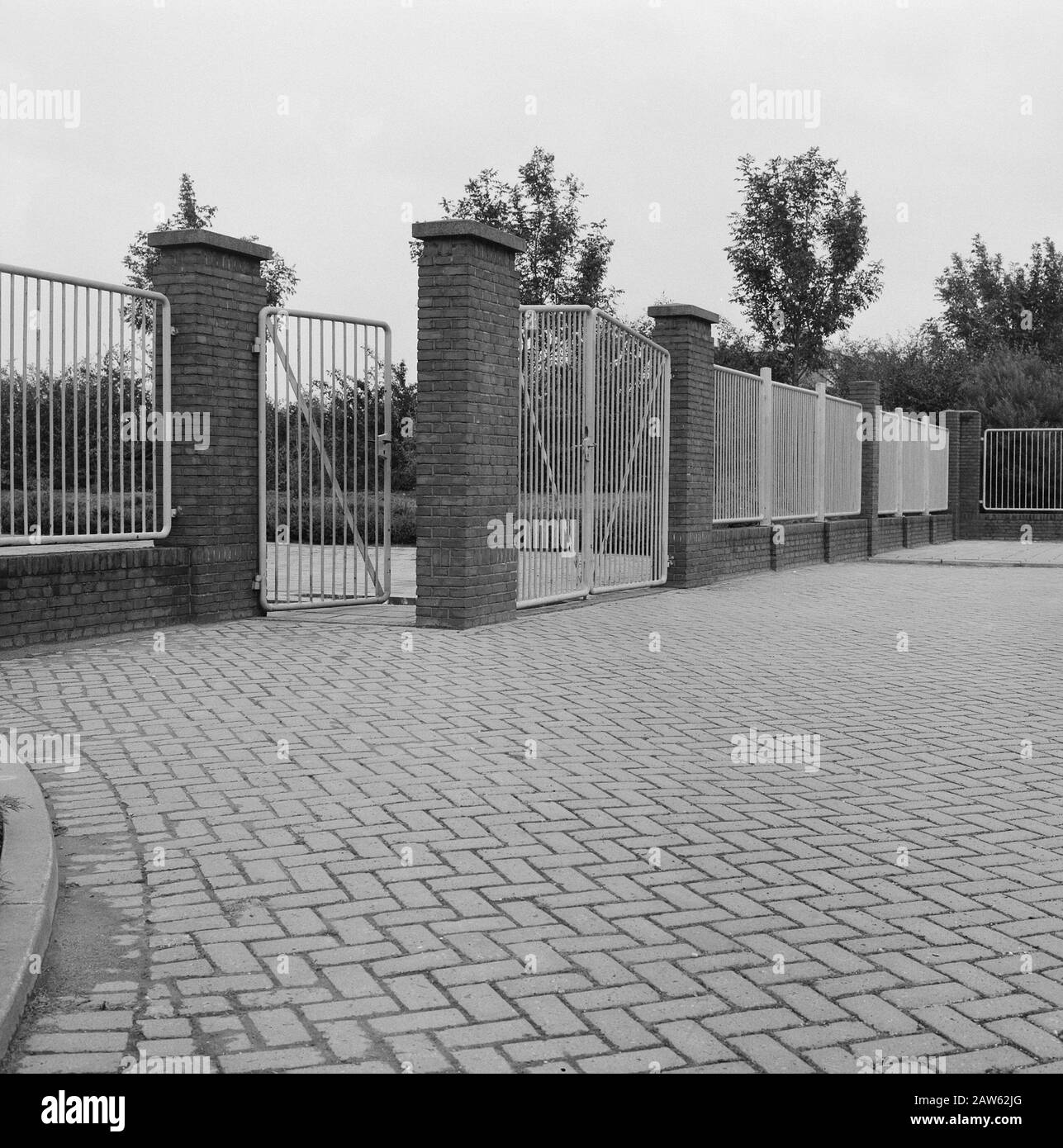 Zones de loisirs, aéroports, etc., cimetières, clôtures Date : octobre 1965 lieu : Barendrecht mots clés : cimetières, clôtures, aires de loisirs, aéroports, etc Banque D'Images