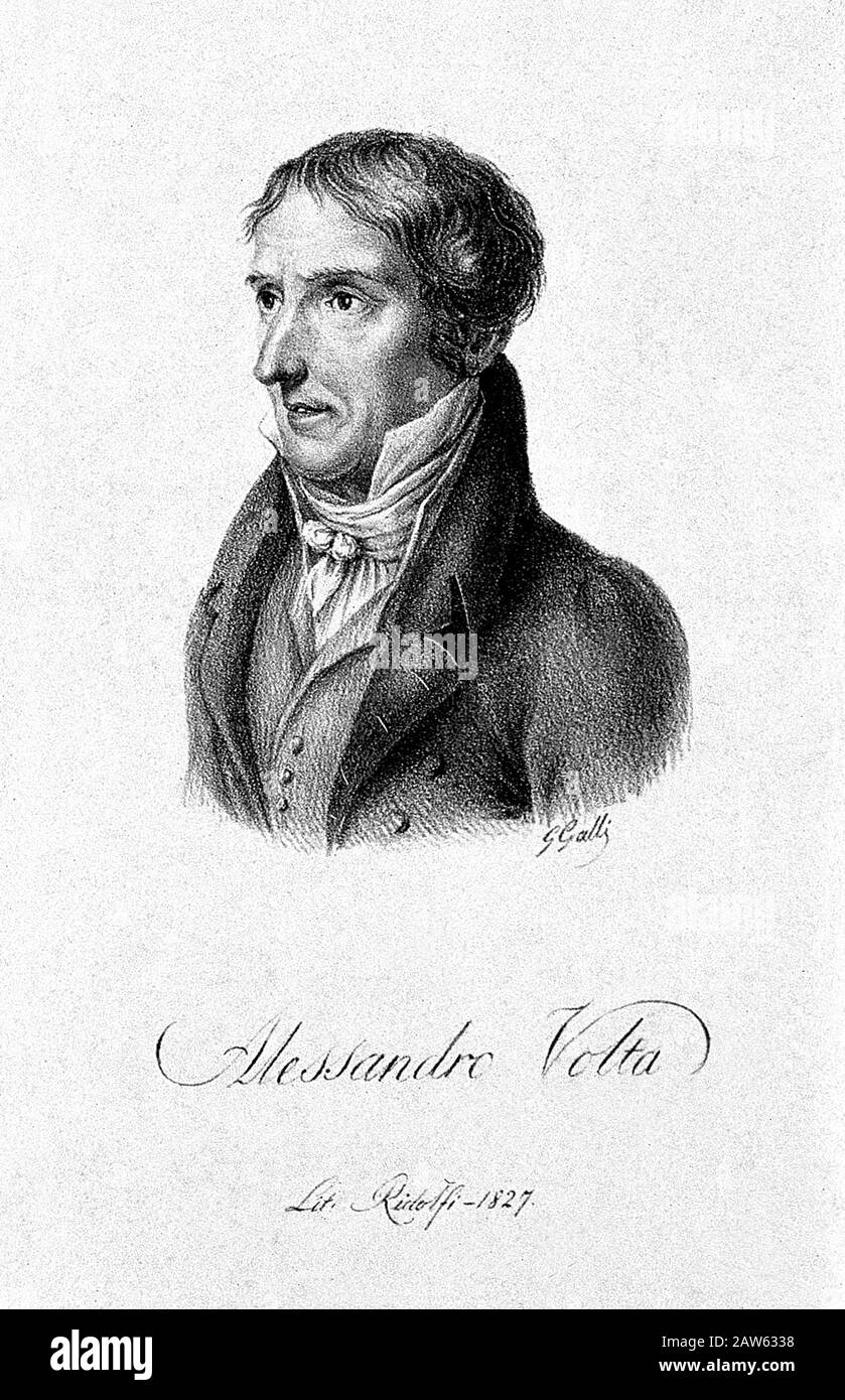 1827 , Milan , ITALIE : Le physicien italien Comte ALESSANDRO VOLTA ( 1745 - 1827 ) , portrait gravé par Giuseppe Galli , d'origine par douleur Banque D'Images