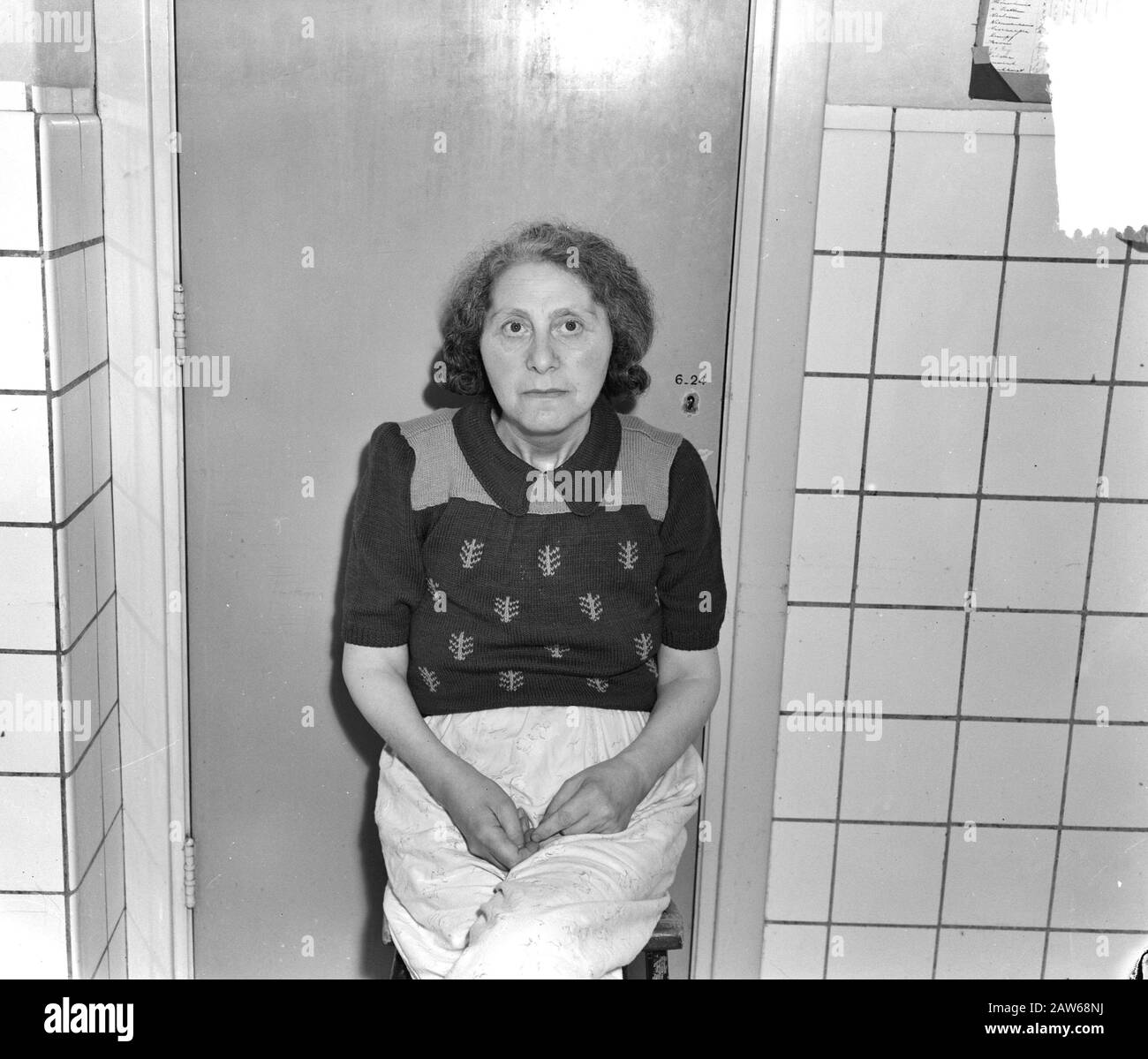 Passeport femme malade Date: 14 août 1951 mots clés: Malade Banque D'Images