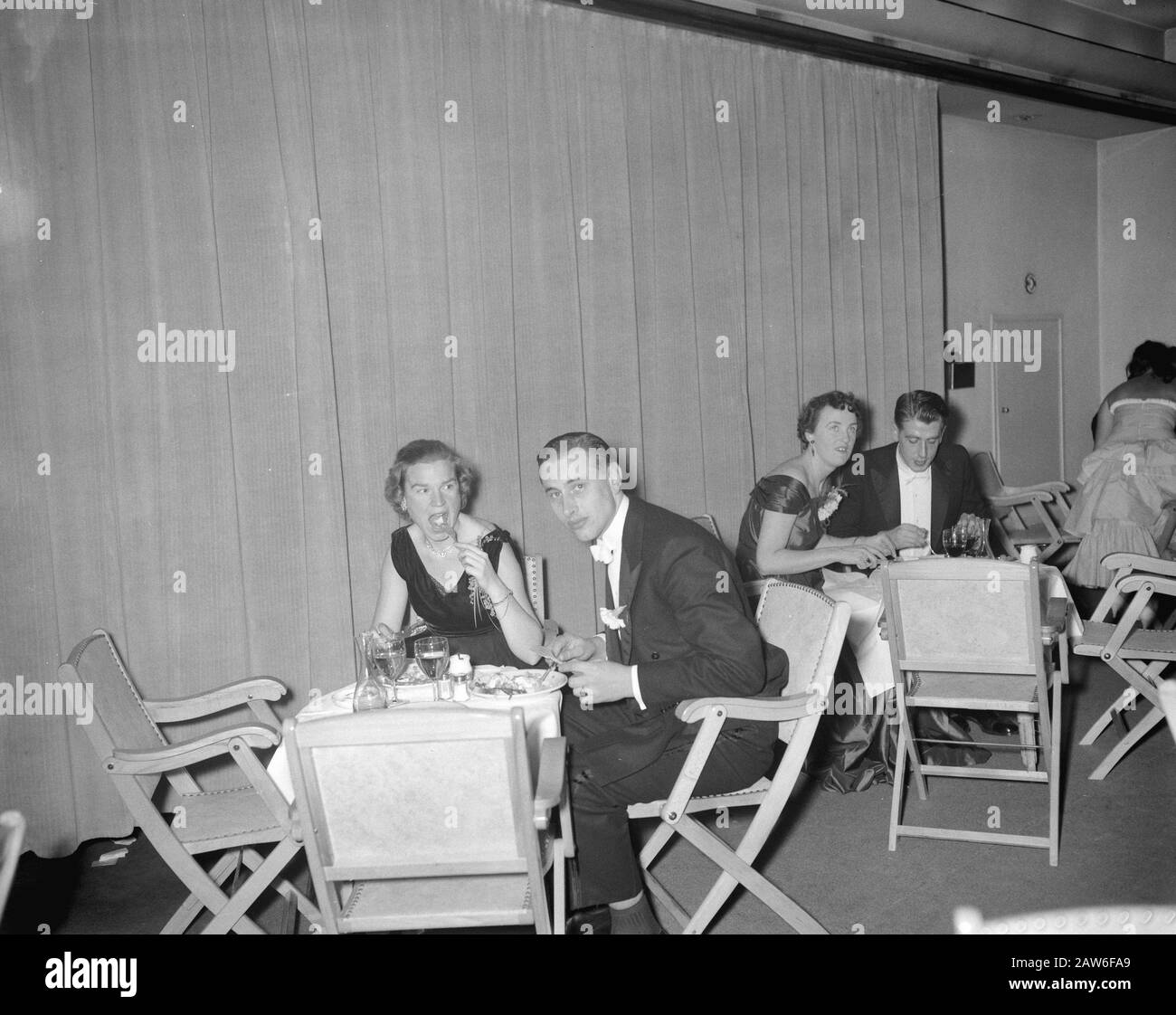 Célébration Anniversaire John Tomes Utrecht Date : 8 Novembre 1957 Lieu : Utrecht Banque D'Images Célébration Anniversaire John Tomes Utrecht Date : 8 Novembre 1957 Lieu : Utrecht Banque D'Images