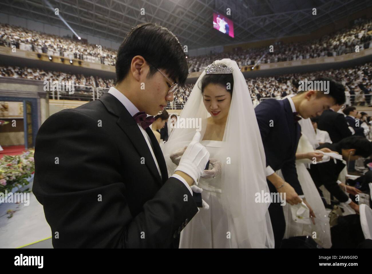 GAPYEONG, GYEONGGI, CORÉE DU SUD. 7 février 2020. Fév 07, 2020-Gapyeong, Corée du Sud-Des Milliers de couples participent à un mariage de masse de la Fédération de la famille pour la paix et l'unification mondiales, communément appelée l'Eglise de l'unification, au Centre mondial de la paix de Cheongshim à Gapyeong-Gun, Corée du Sud. Crédit: Ryu Seung-Il/Zuma Wire/Alay Live News Banque D'Images