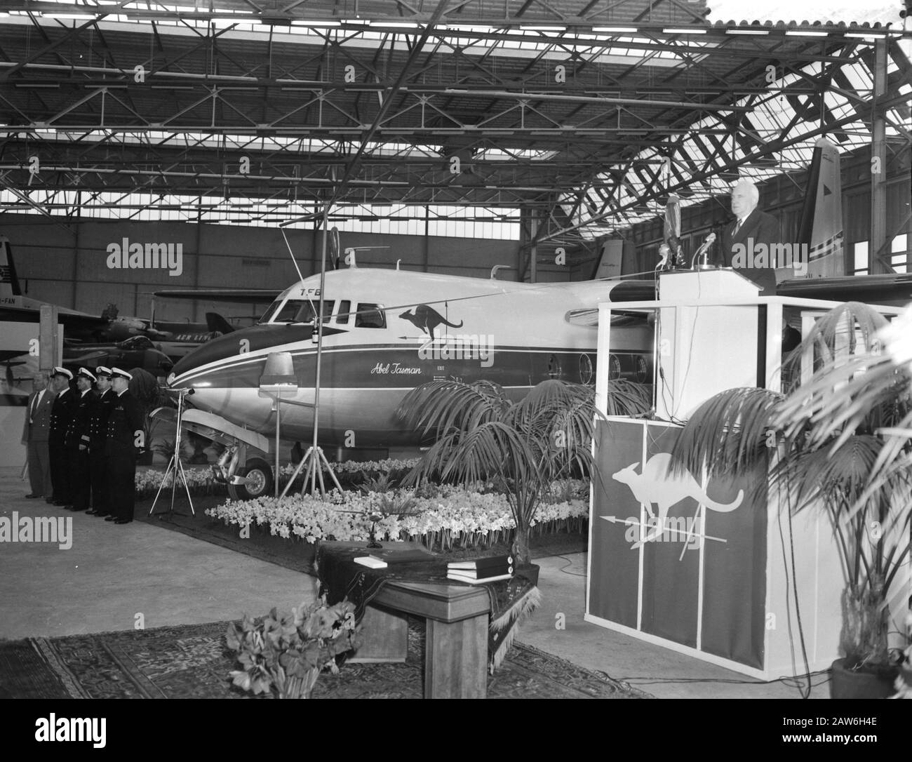 Transférer Friendship sur la Trans Australian Airlines dans les usines de Fokker à Amsterdam Date : 6 avril 1959 Banque D'Images