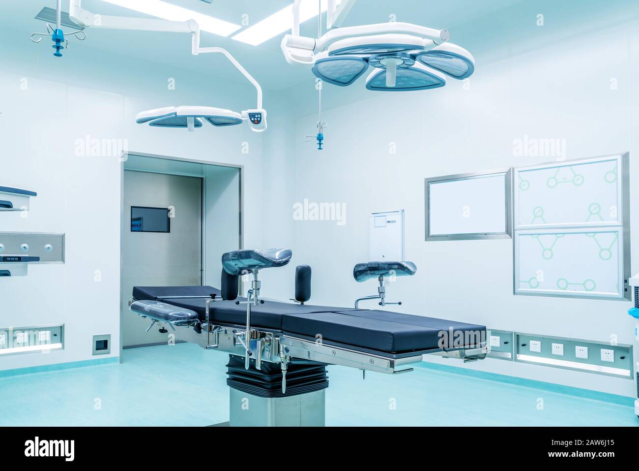 L'équipement moderne en salle d'opération. Dispositifs médicaux pour la neurochirurgie. Contexte Banque D'Images
