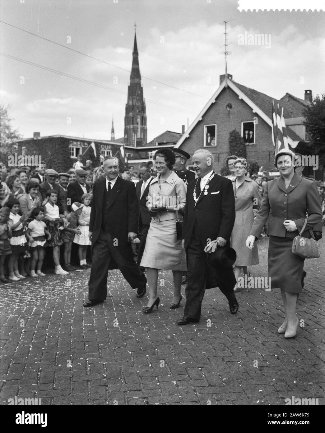 Dévoilement du monument à la 101ème Division aéroportée à Veghel, la princesse Irene révèle le monument Date: 17 septembre 1959 lieu: Noord-Brabant, Veghel mots clés: Révélations , mémoriaux de guerre, princesses Nom De La Personne: Irene (princesse Pays-Bas) Banque D'Images
