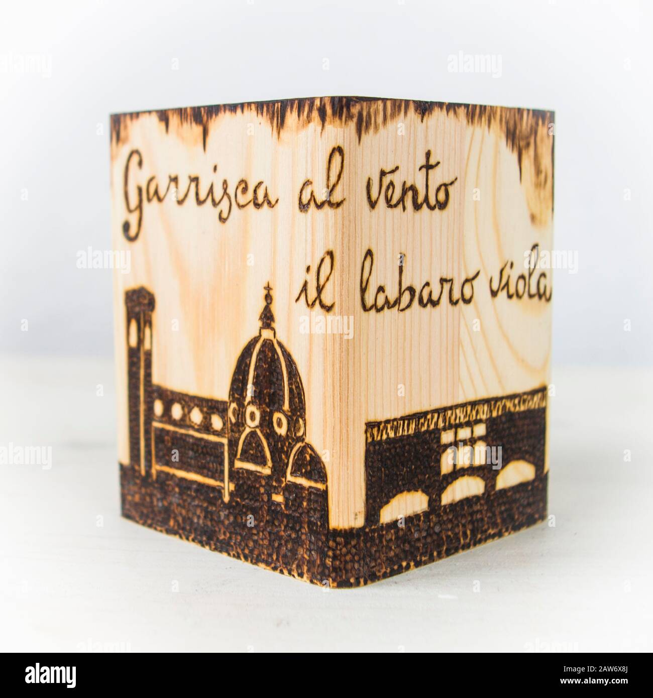 Horloge De Bureau En Bois Avec Pyrographie - Décoration Artisanale Unique