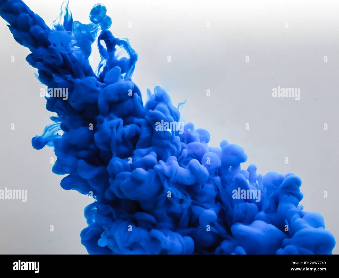 Encre dans l'eau Banque D'Images