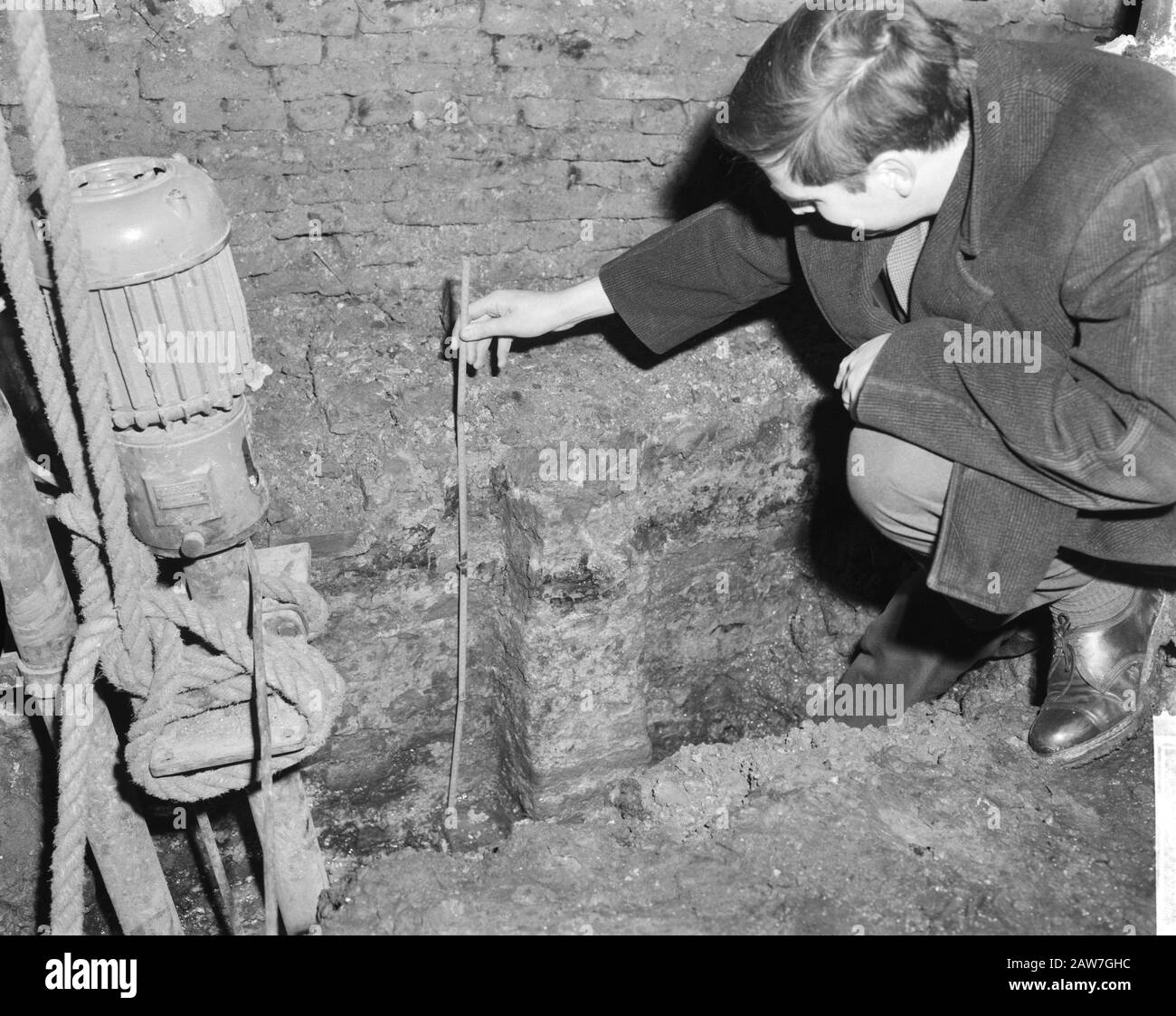La plus ancienne maison-fondation trouvée à Bagijnhof 6 à Amsterdam Date: 20 décembre 1962 lieu: Amsterdam, Noord-Holland mots clés: Fondations, maisons Banque D'Images