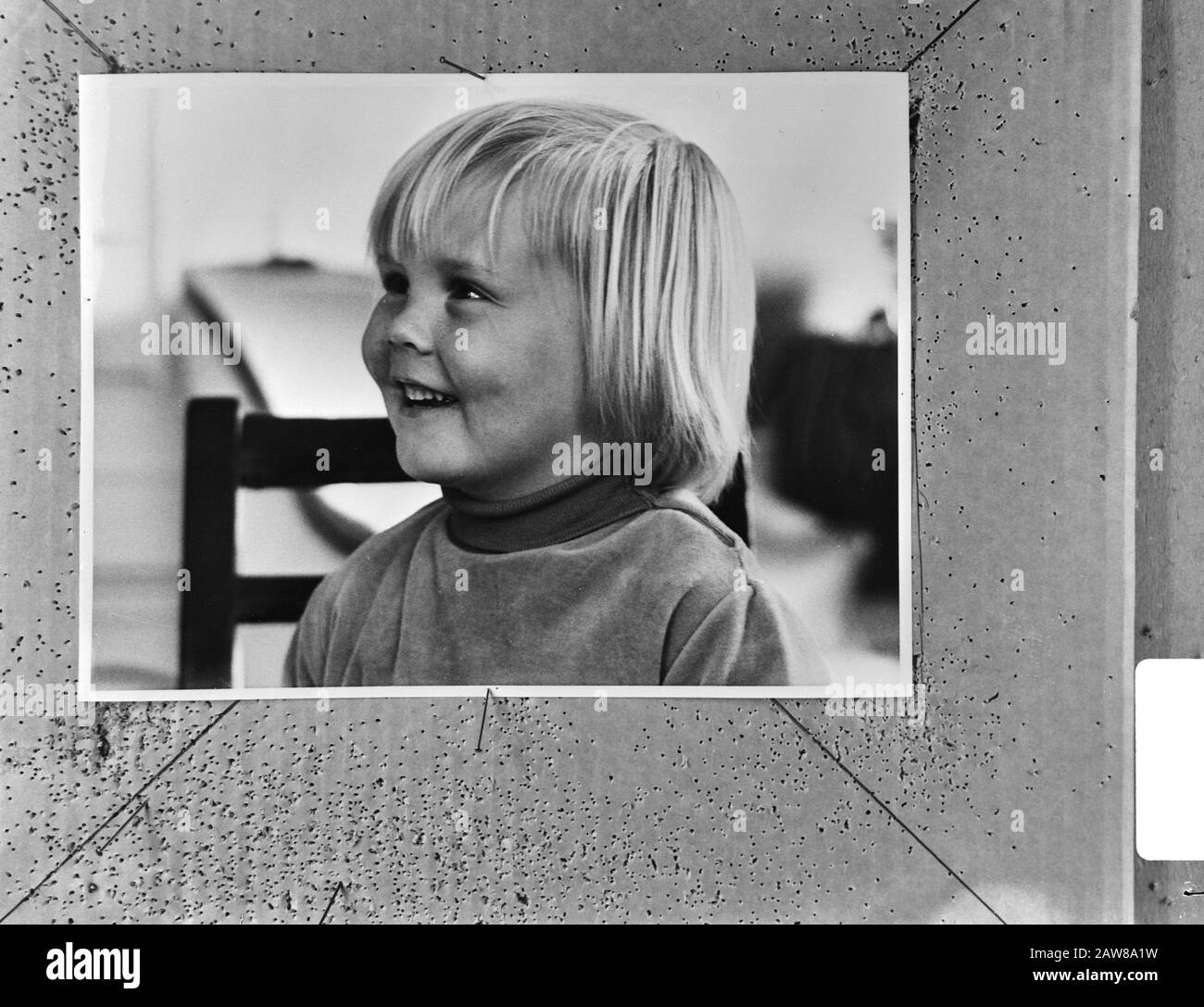 Prins Willem Alexander le 27 avril 4 ans princes, portraits, Willem-Alexander, Prince Date: Le 23 avril 1971 mots clés: Portraits, princes Nom De La Personne: Willem-Alexander, Prince : Prince Claus des Pays-Bas Titulaire du droit d'auteur: Archives nationales Type de matériel: Négatif (noir / blanc) numéro d'inventaire: Voir accès 2.24.01.04 Banque D'Images