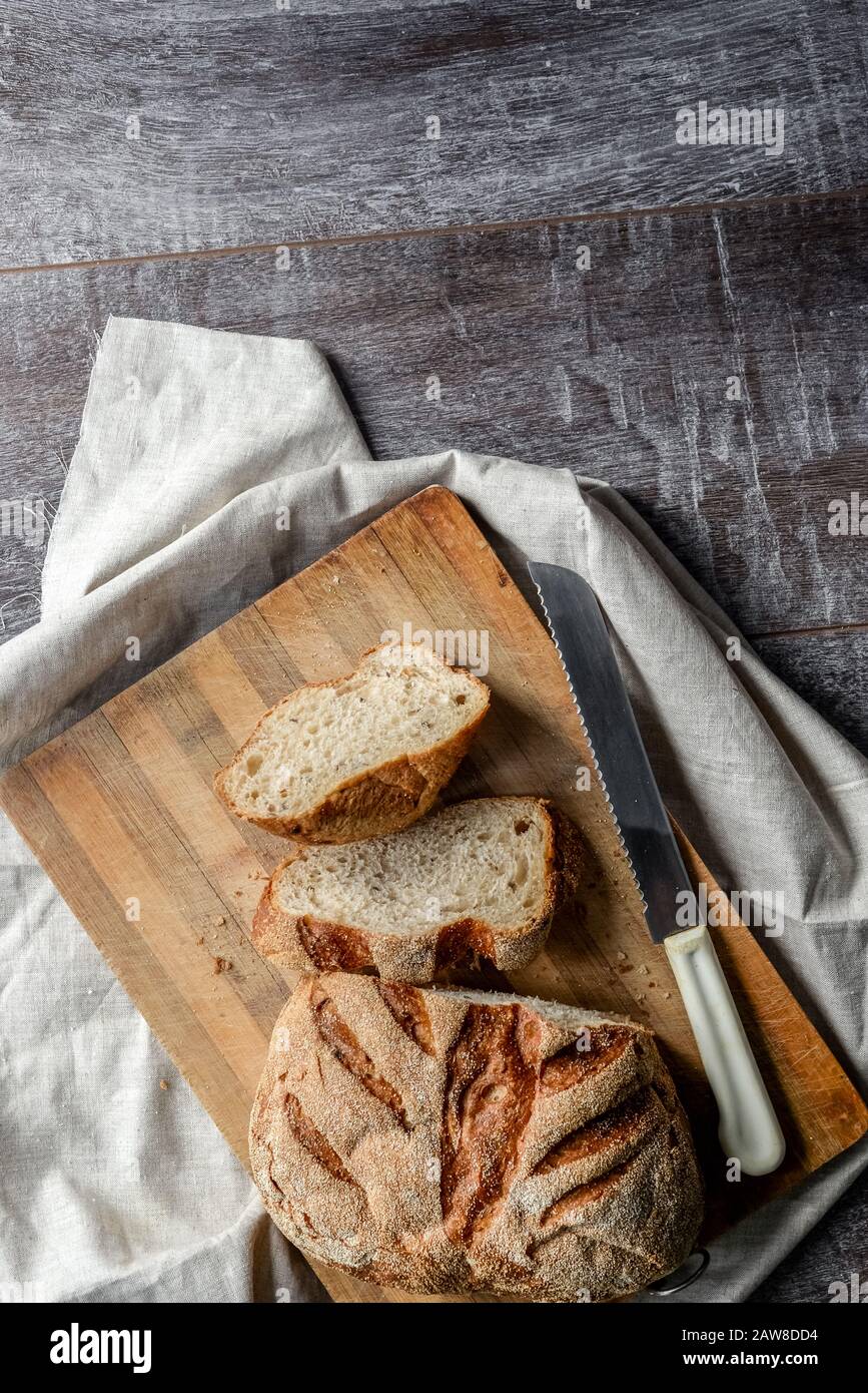 Pain frais de sarrasin fait maison. Pain sain de levain. Fond avec place pour le texte Banque D'Images