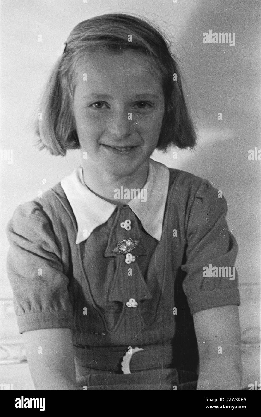 HIE [Holland in England] / Annefo London Series [Children's Portraits] [girl] Date: 1943 lieu: Royaume-Uni mots clés: Enfants, portraits, seconde Guerre mondiale Banque D'Images