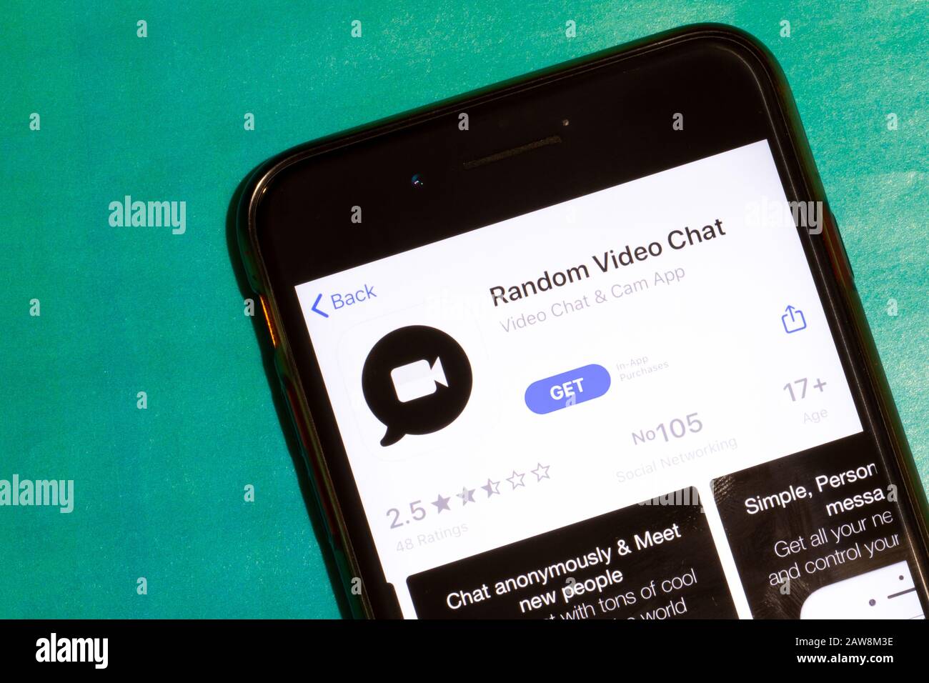 Los Angeles, Californie, États-Unis - 22 janvier 2020: Aléatoire Video Chat logo sur écran plat de téléphone avec fond vert, éditorial illustratif Banque D'Images