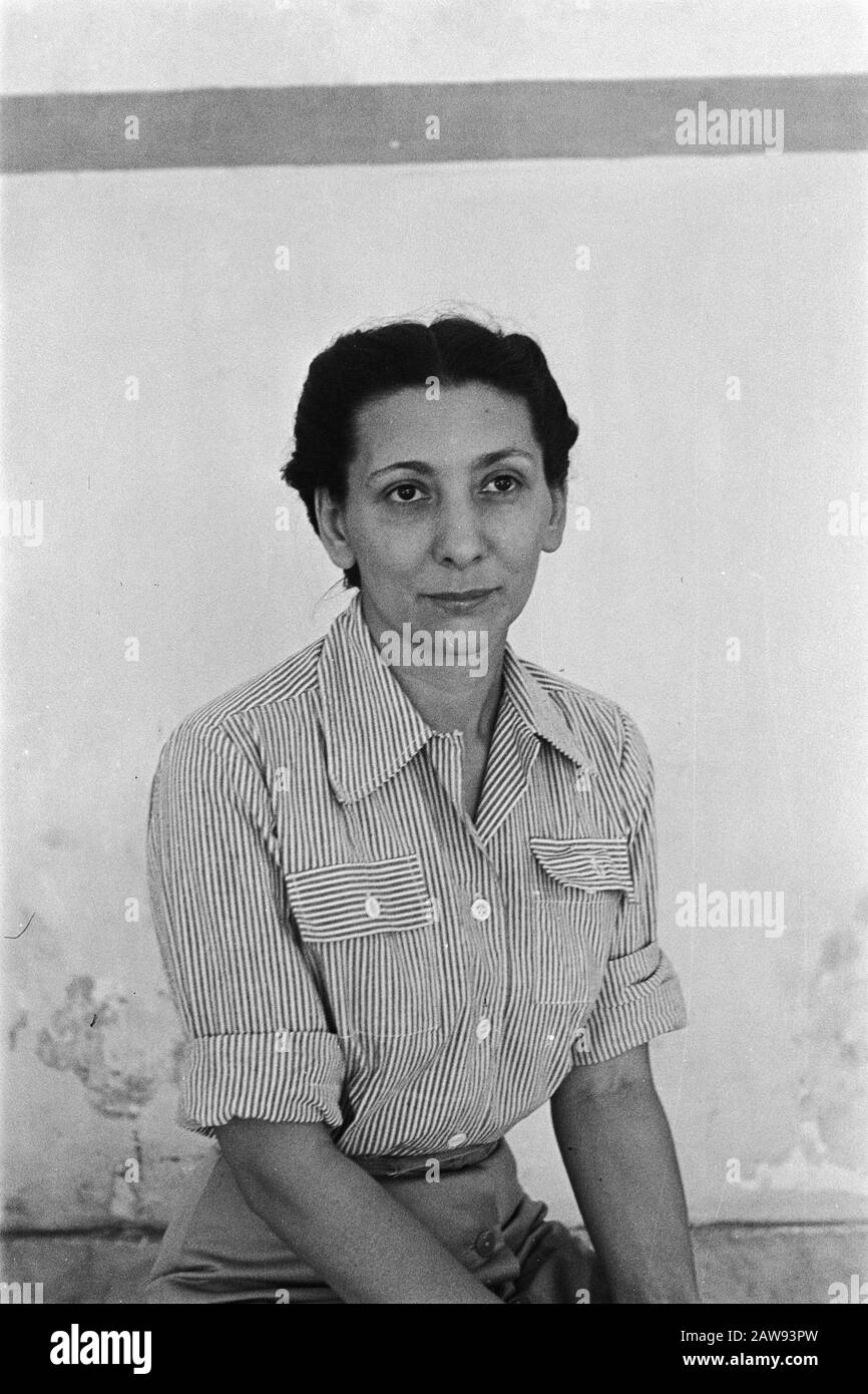 Coup de tête d'une femme Date: 1947 lieu: Indonésie Hollandais East Indies Banque D'Images