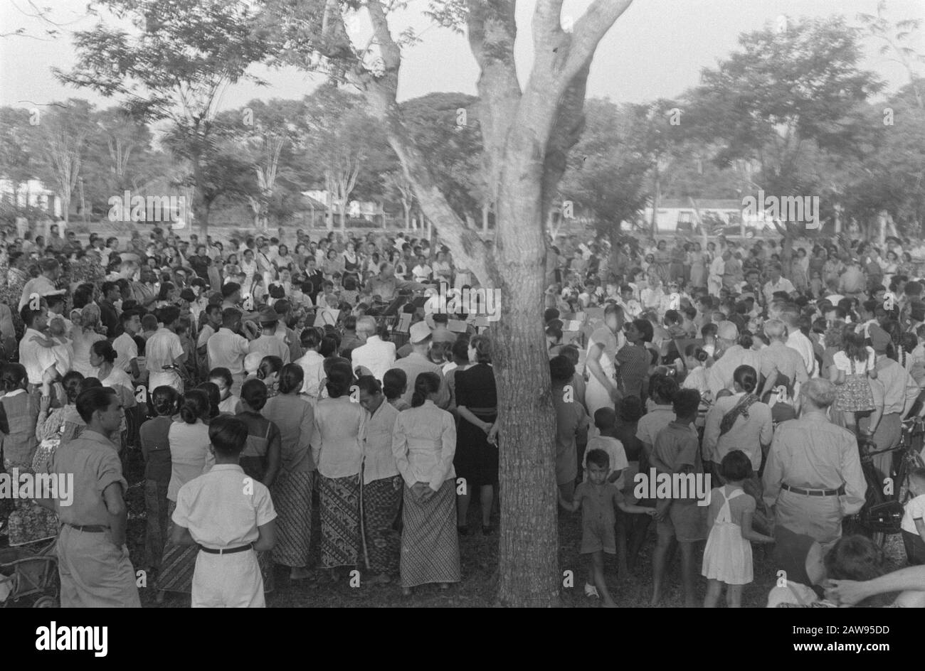 Performances Musicales. Concert de musique personnel KNil plein air. . Grand Intérêt Date: 1947 Lieu: Indonésie Hollandais East Indies Banque D'Images