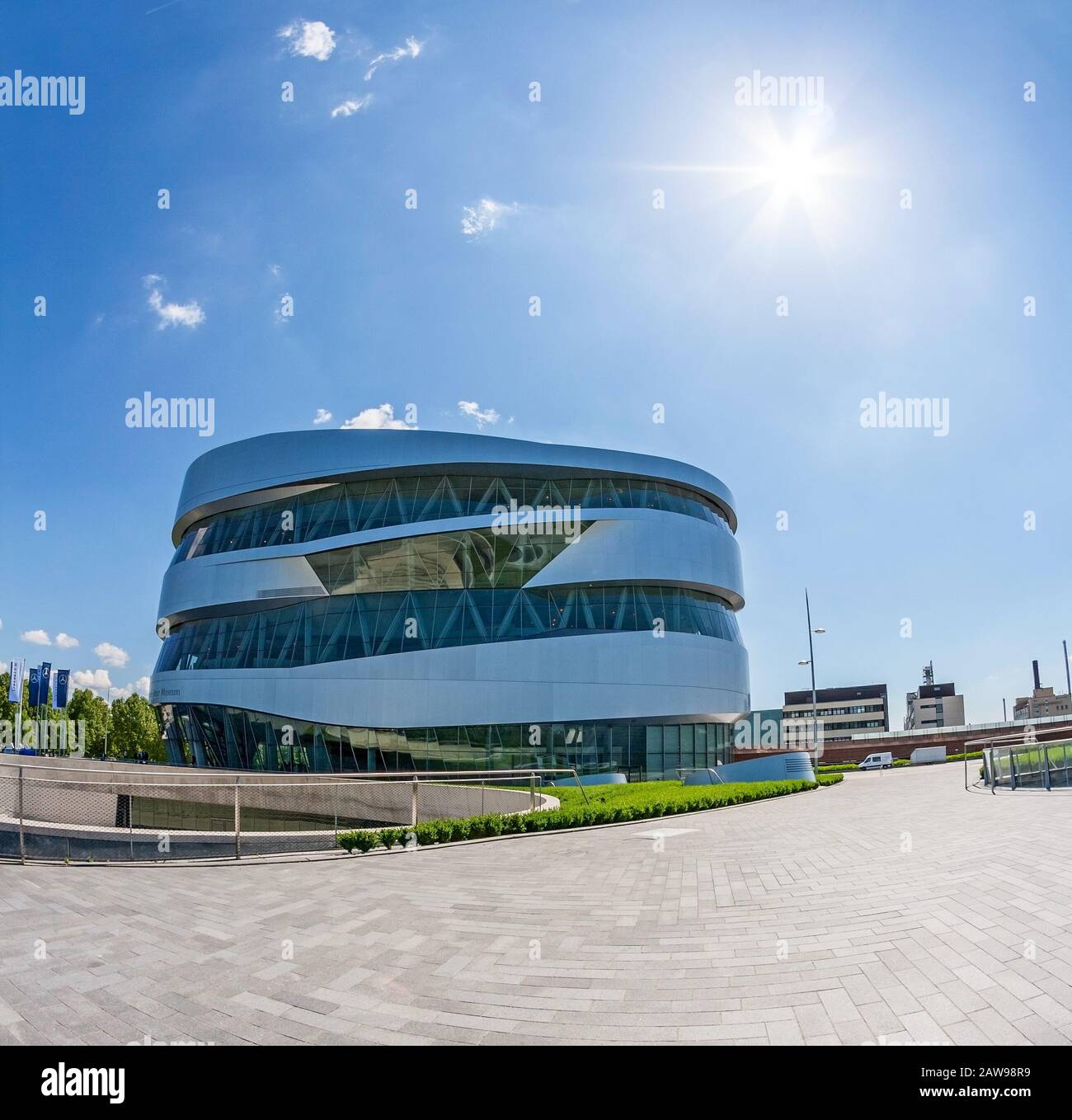 Stuttgart, Allemagne - 19 mai 2009: Le musée "Mercedes-Benz Welt" contient plus de 160 véhicules.le musée Mercedes-Benz est un musée automobile à Stu Banque D'Images