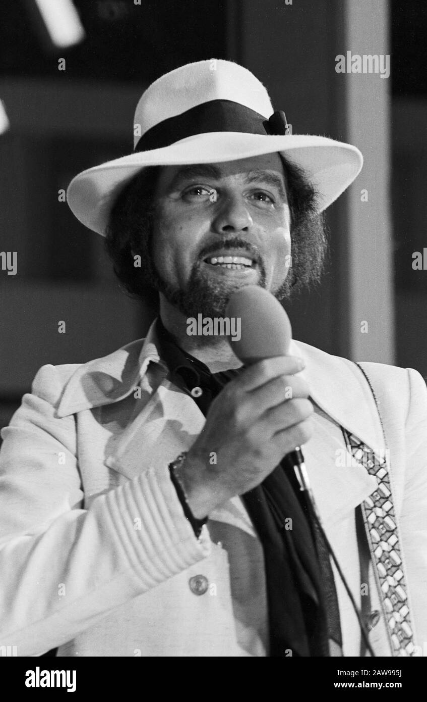 Danyel Gerard, französicher Schlagersänger und Komponist, Deutschland UM 1972. Chanteur et compositeur français Danyel Gerard, Allemagne vers 1972. Banque D'Images