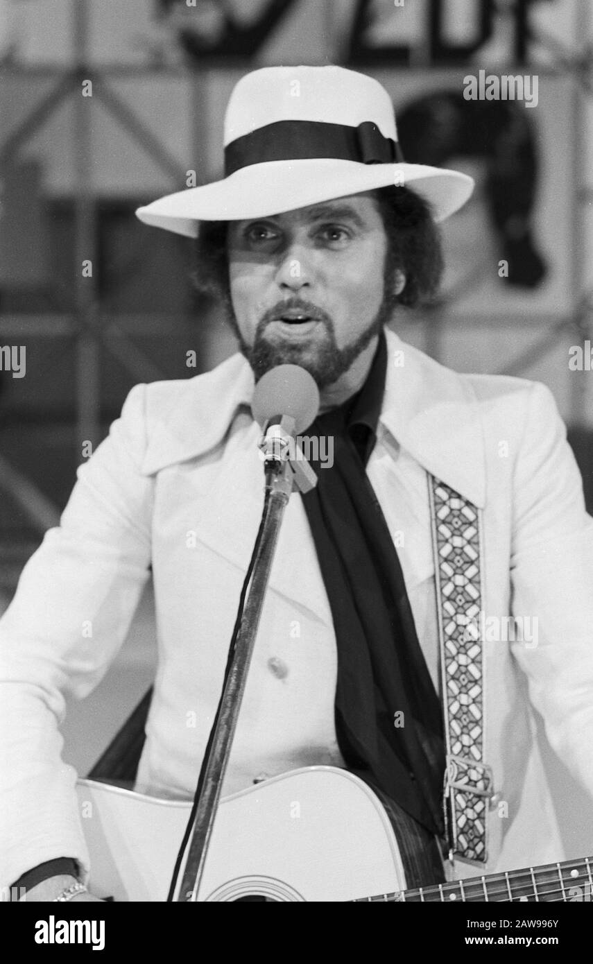 Danyel Gerard, französicher Schlagersänger und Komponist, Deutschland UM 1972. Chanteur et compositeur français Danyel Gerard, Allemagne vers 1972. Banque D'Images