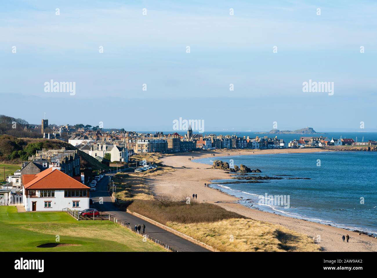 Vue sur la ville de North Berwick avec plage de Milsey Bay sur la côte de East Lothian, Écosse, Royaume-Uni Banque D'Images