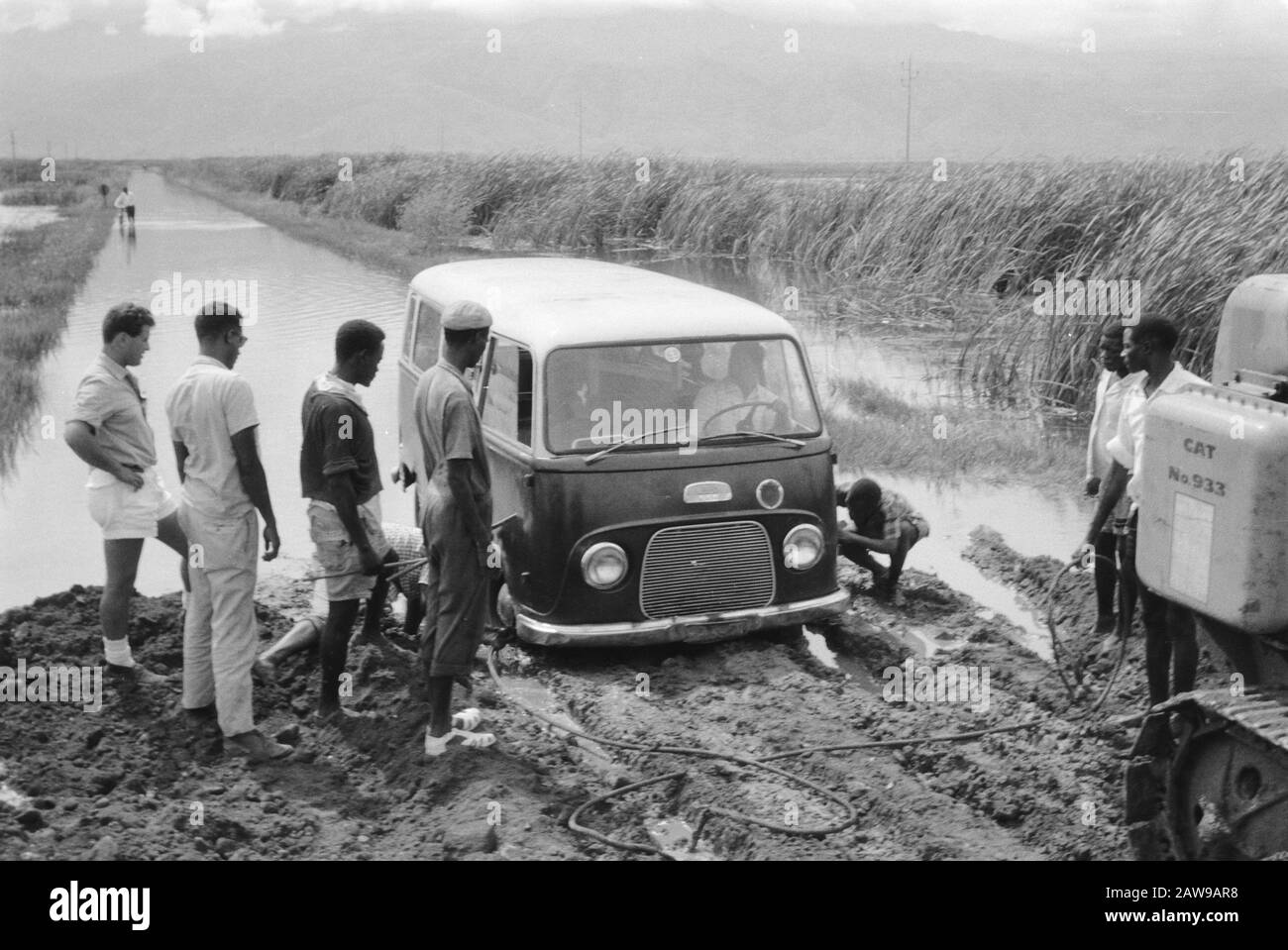 Hommes, voitures Date: Non daté mots clés: Voitures, hommes Banque D'Images