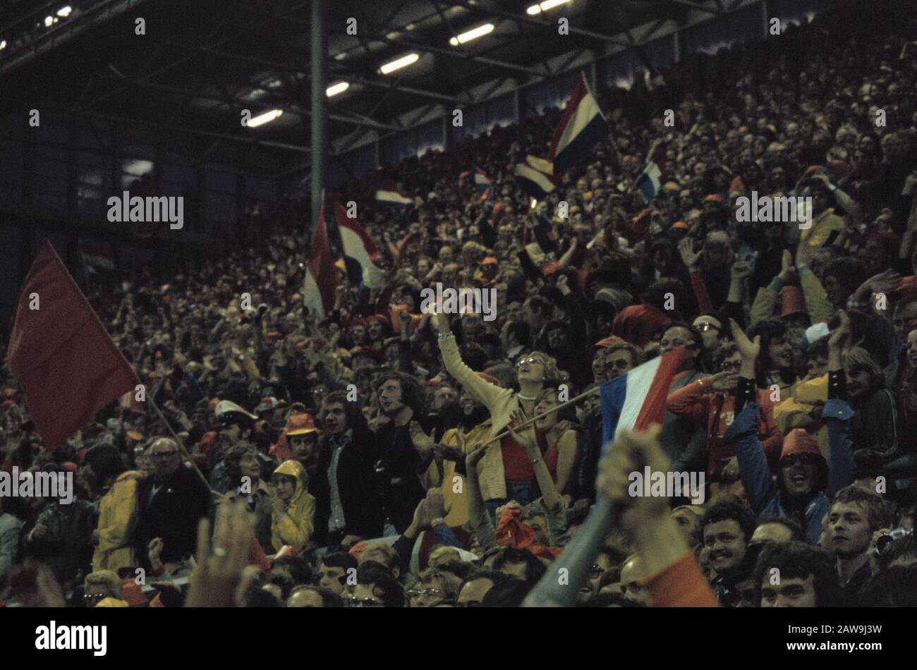 Gazetta Dello Sport 19 Avril 1974 - Genoa Ultras - Merckx - Journal Vintage