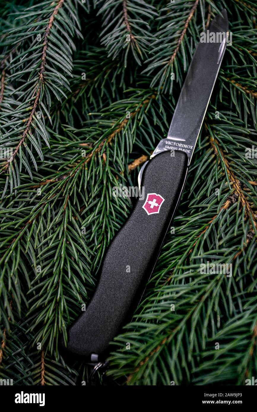 Ibach, Suisse 02.02.2020 - le couteau d'armée suisse Victorinox noir  multitool a ouvert ses portes Photo Stock - Alamy