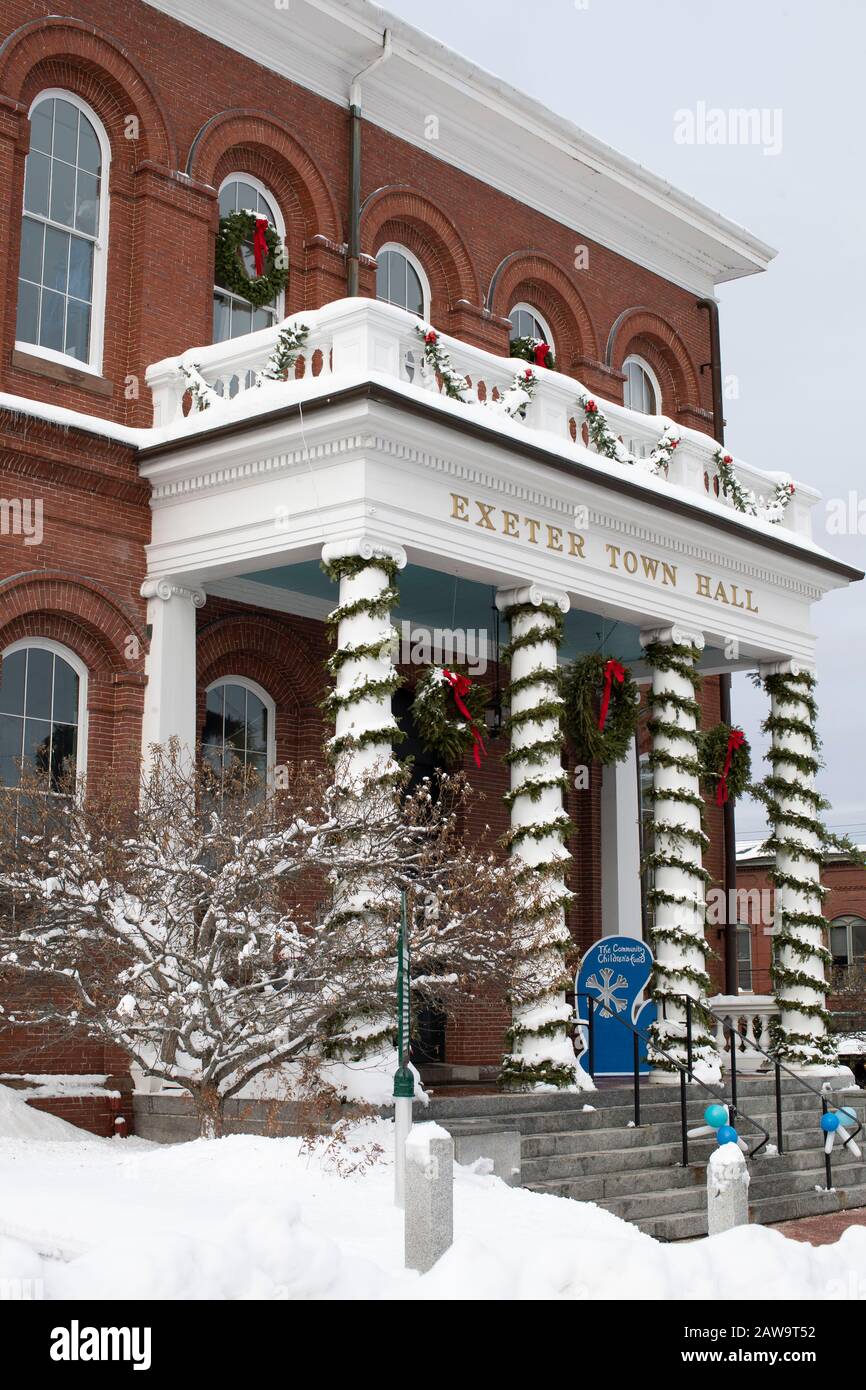 En 1963, les commissaires du comté de Rockingham ont approuvé la construction d'un nouvel édifice de comté sur Hampton Road. Ce vieux bâtiment sert d'hôtel de ville. Banque D'Images