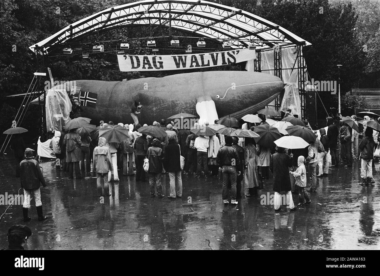 Manifestation de Greenpeace Pays-Bas dans le Vondelpark d'Amsterdam pour la conservation de la baleine Date : 19 juillet 1980 lieu : Amsterdam, Noord-Holland mots clés : manifestations, mouvement environnemental, baleines Banque D'Images