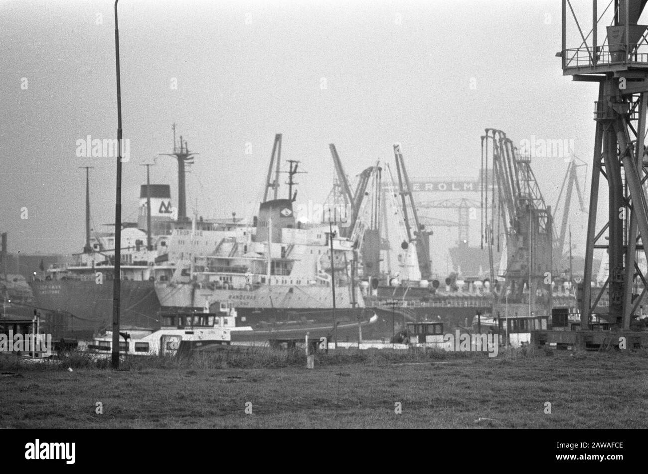 Navires charbon Europoort charbonnages sont amarrés Date: 2 janvier 1974 lieu: Rotterdam, Hollande-Méridionale mots clés: Ports, charbon, cargaison Banque D'Images