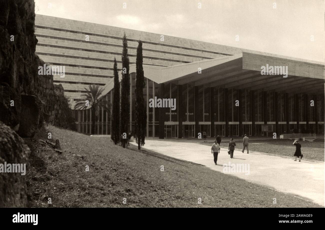 1951 , ROMA , ITALIE : LA nouvelle STAZIONE TERMINI ( gare ferroviaire Cenral Terminum ). Photo de photographe allemand non identifié . Après le te de 1947 Banque D'Images