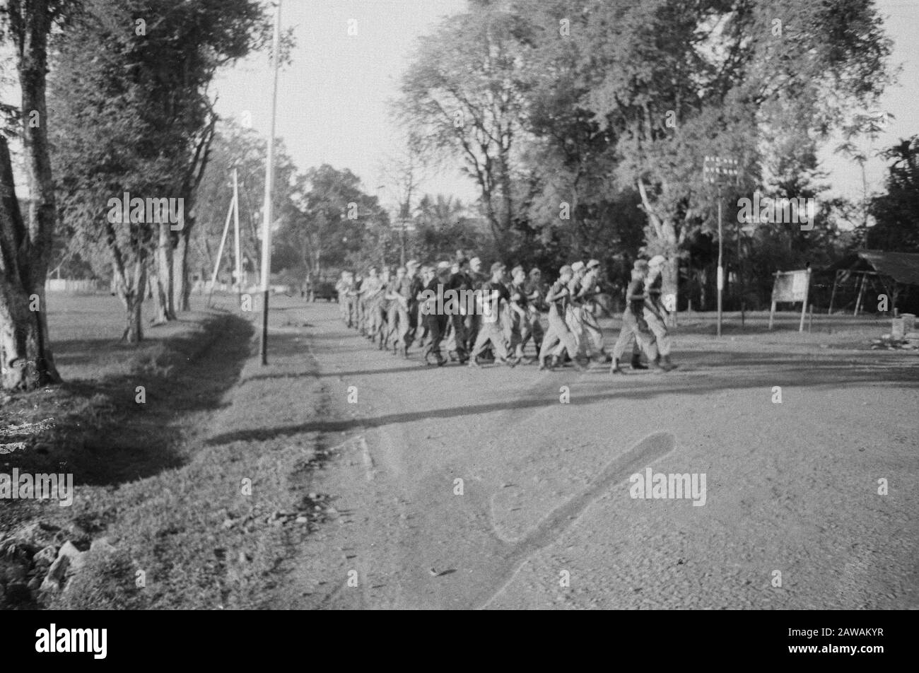 Gombong Military Unit Infantry Marche Date : Septembre 1947 Lieu : Indes Orientales Néerlandaises D'Indonésie Banque D'Images