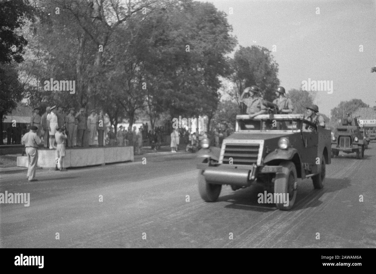 Défilé pour l'inspection et le défilé de l'arme militaire du général britannique Montagu Stopford. Escadrilles D'Escadron Date : 9 Novembre 1946 Lieu : Batavia, Indonésie, Jakarta, Antilles Néerlandaises De L'Est Banque D'Images