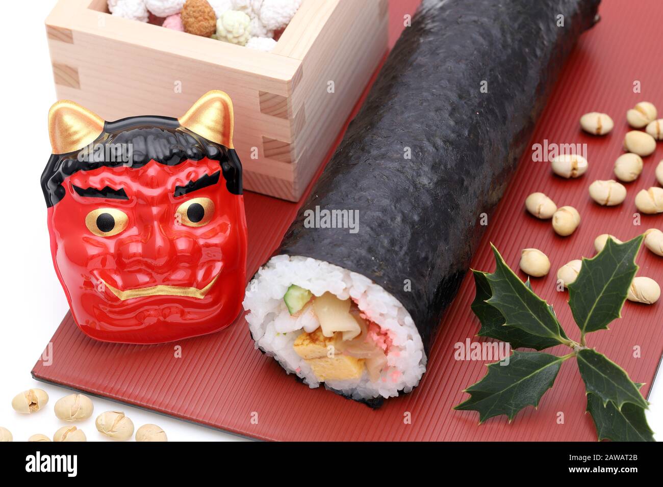 L'événement Setsubun traditionnel japonais, les masques du démon Oni et les sushis ehomaki sont utilisés lors d'un événement annuel Banque D'Images
