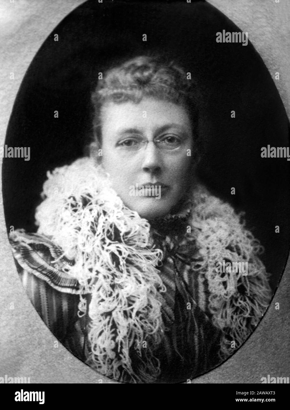 1885 CA, Philadelphie , États-Unis : la femme écrivain et essayiste AGNES REPLIER ( 1855 - 1950 ). Ses écrits contiennent des critiques littéraires ainsi que des critiques Banque D'Images