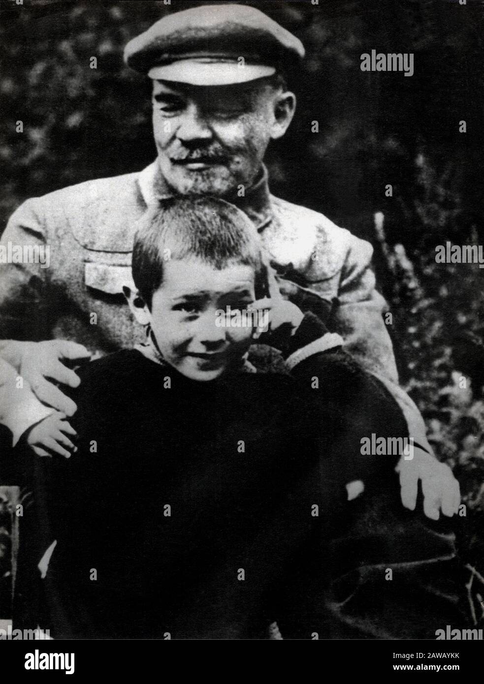 1922 CA , RUSSIE : le politicien russe Nikolaj LENIN Ulianov ( Vladimir Ilic Uljanov , Simbirsk 1870 - Gorki , Moskow 1924 ) avec Banque D'Images