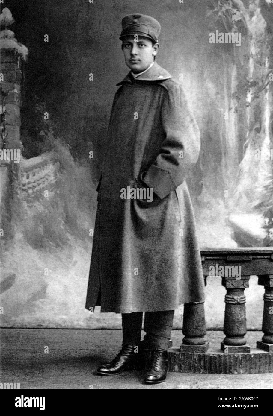 1916 , ITALIE : le prince italien GIUSEPPE TOMASI DI LAMPEDUSA Duca di  Palma et Barone di Montechiaro e della Torretta ( 1896 - 1957 ) lors DE LA  GUERRE MONDIALE Photo Stock - Alamy